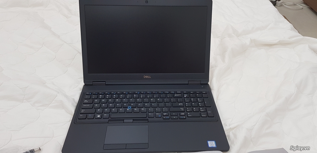 Bán Dell Latitude 5590 new - 1