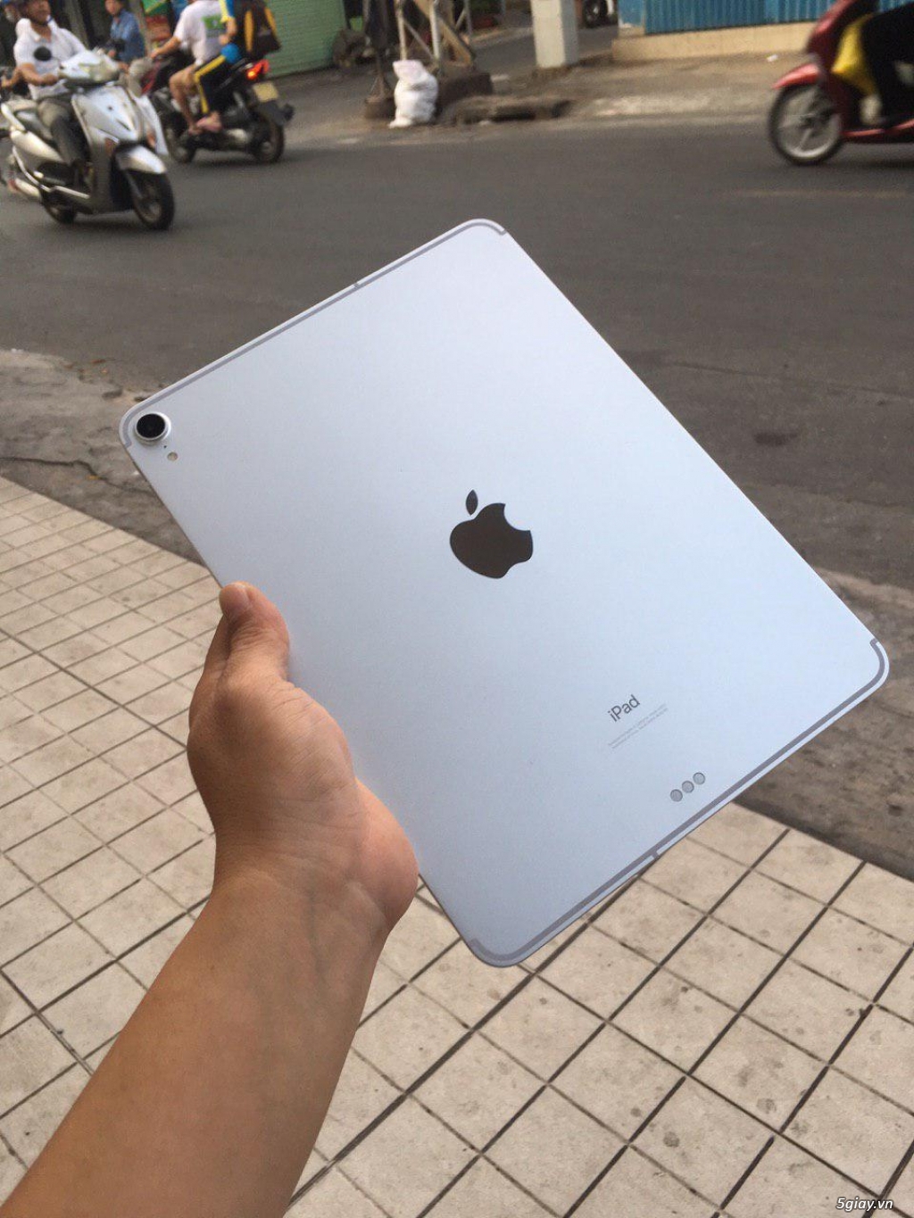 iPad Pro 11 inch wifi + cellular