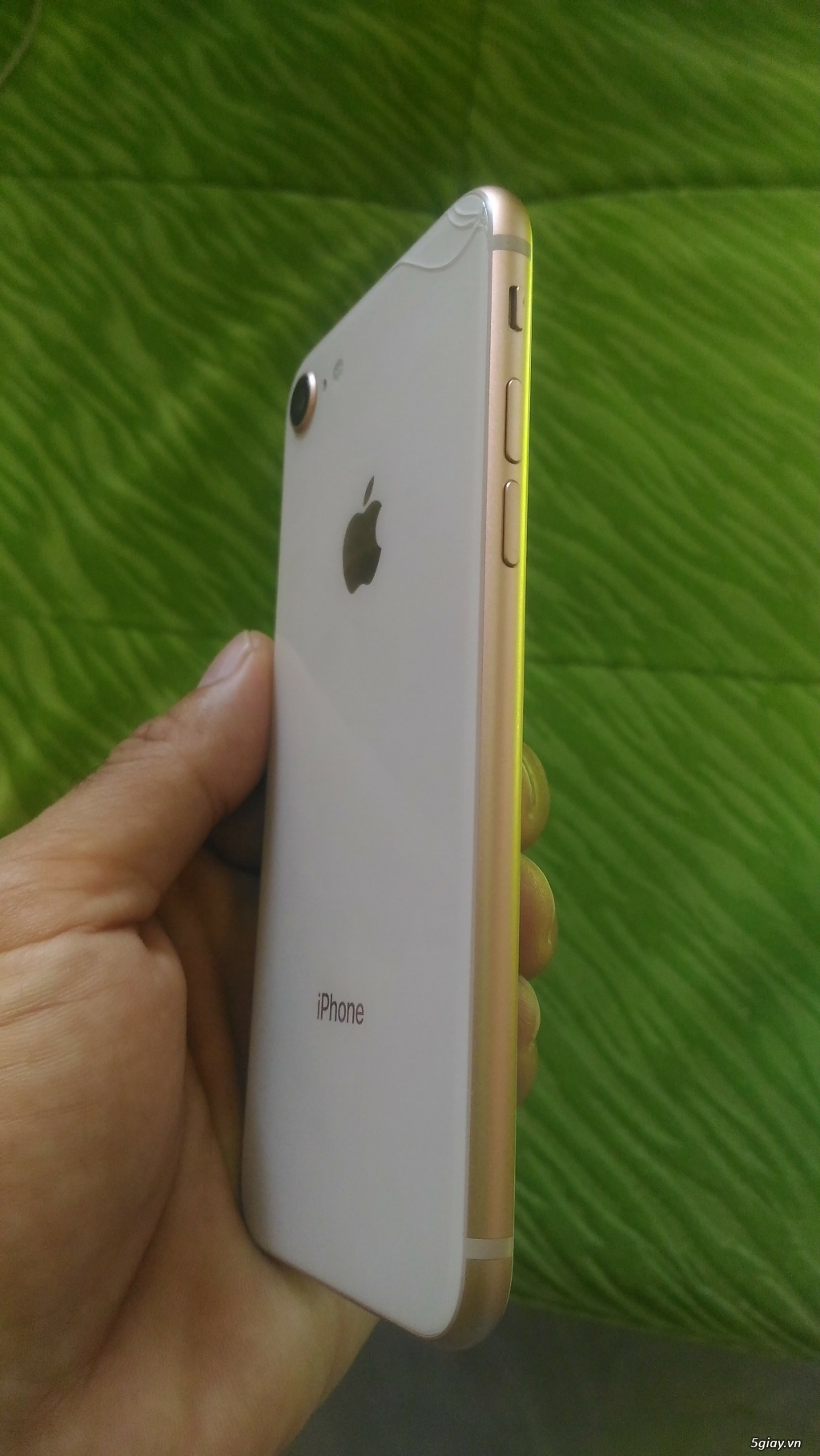 Cần bán iphone 8 Gold - 3
