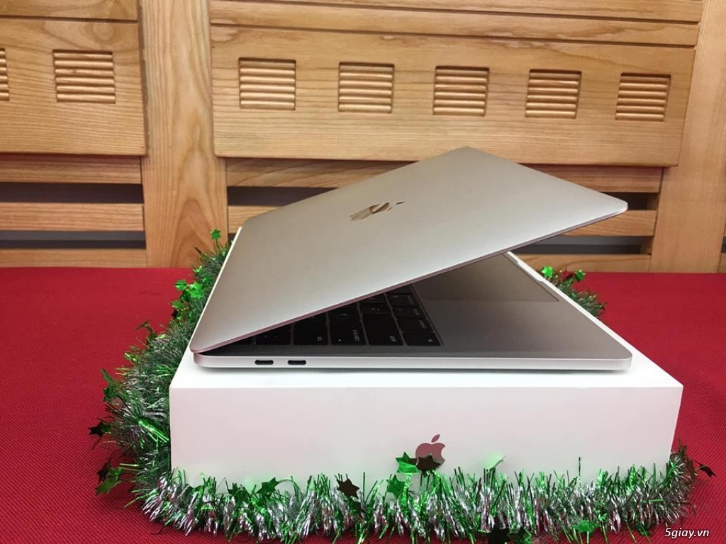Macbook Pro 2016 MLVP2 Core I5-2.9ghz 8GB SSD 256GB touchbar - 2