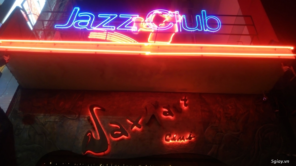 ⭐⭐Q1 JazzClub Cần tuyển Nam Phục Vụ