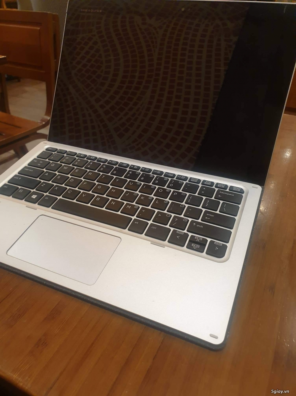Hp 1012 x2 g1 core m7 6y75 8 gb 256 ssd 5giay