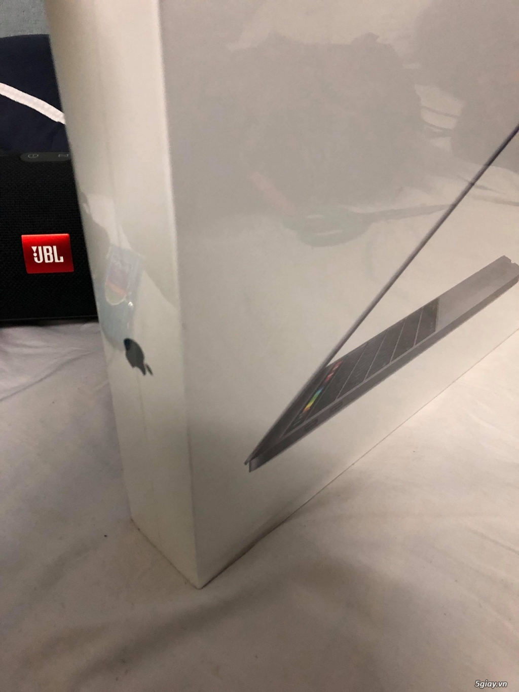 MacBook Pro 13-inch 2018 nguyên seal - us xách tay