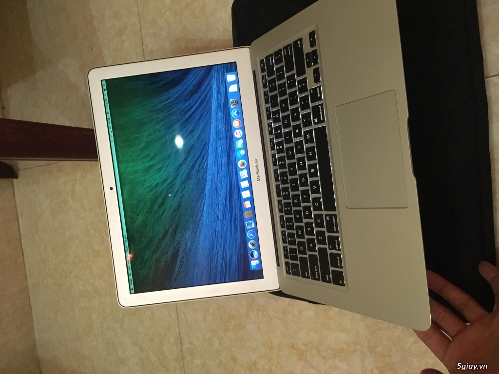 Cần bán macbook Air 2015 13,3inch - 2