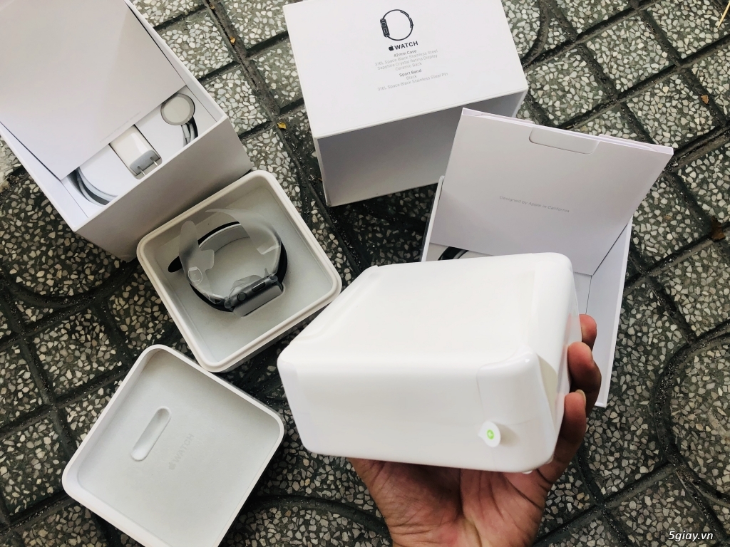 apple watch gen 1 thép đen - 2