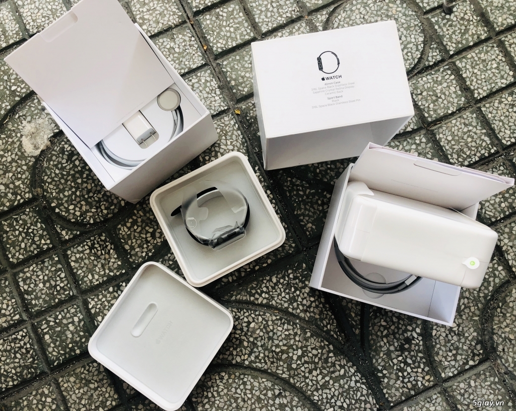 apple watch gen 1 thép đen - 3