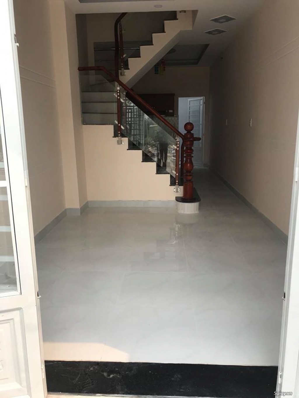 Cho thuê nhà nguyên căn 1 trệt 2 lầu gần CC HAGL