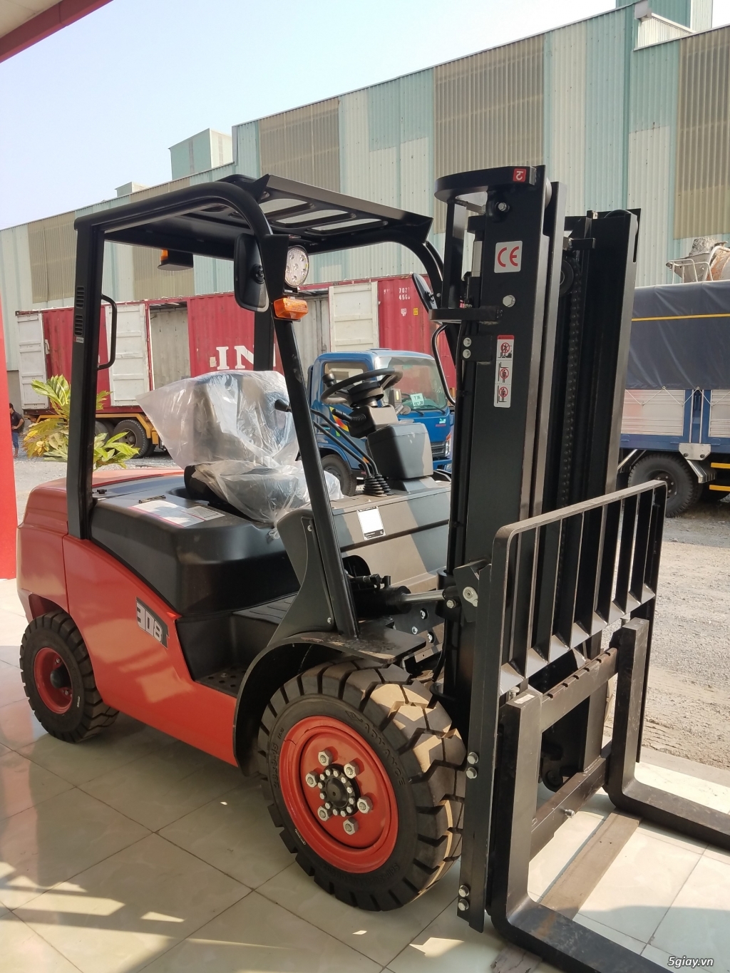 Giá xe nâng hàng EP 3 tấn. Động cơ Isuzu giá rẻ tại Sài Gòn