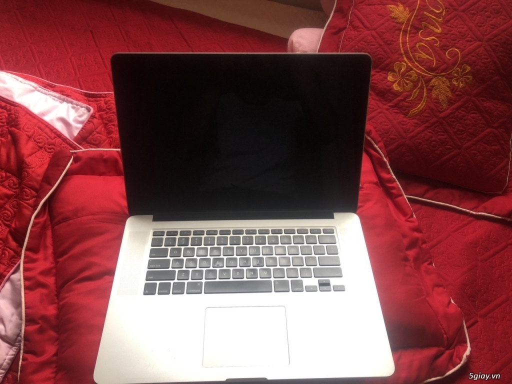 Thanh lý macbook pro rentina 2013 corei7 ssd 512 ram 16G