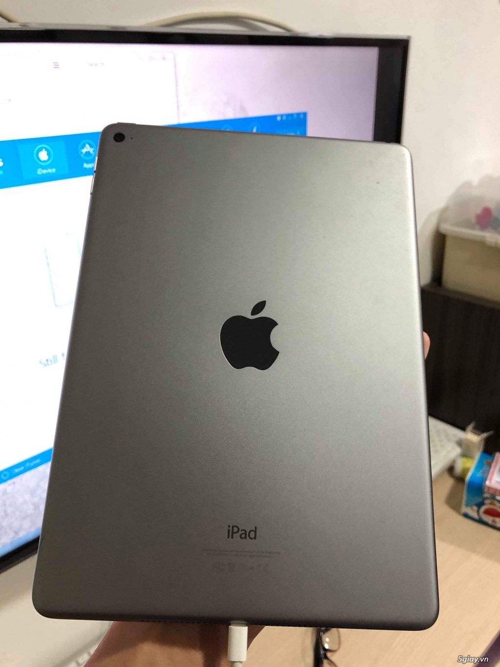 Cần bán ipad air 2 màn 9.7inch retina - 1