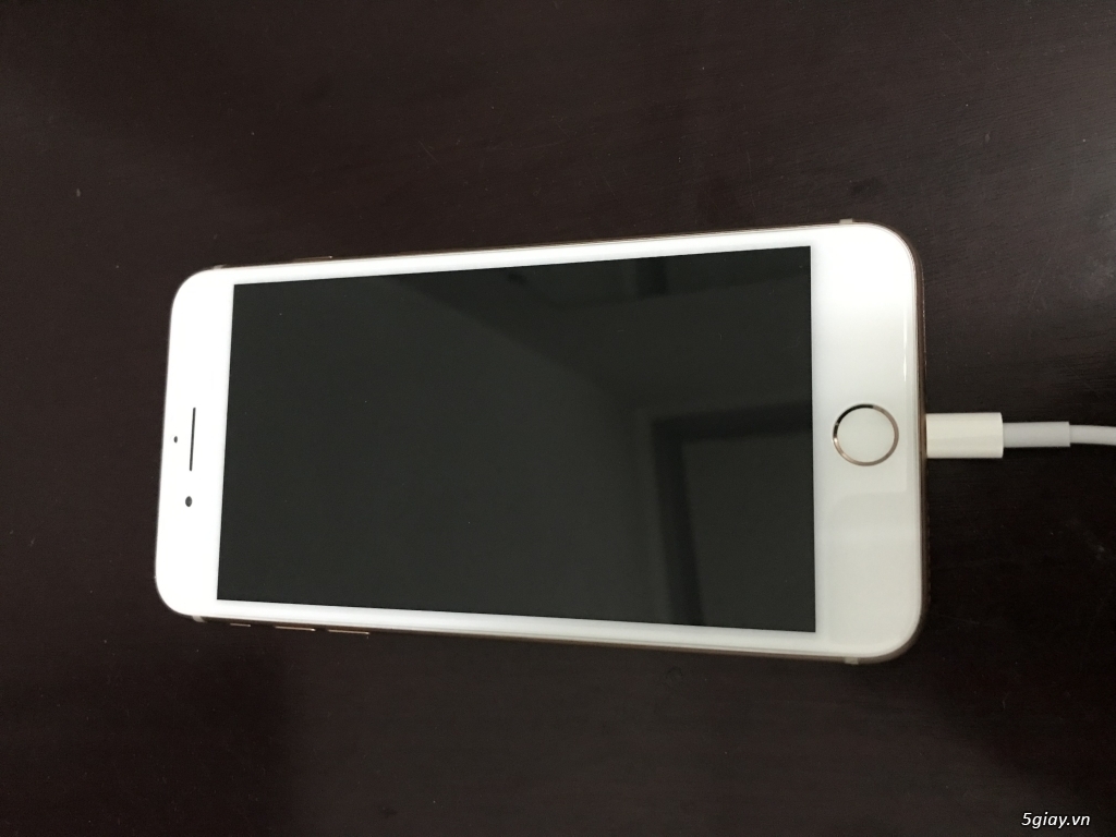 8 plus gold sạc 2 lần mới 99.9%