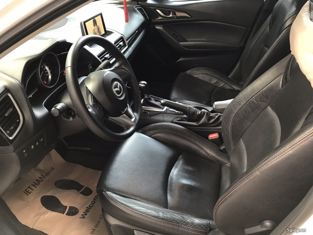 Bán Mazda 3 sedan 1.5AT màu trắng số tự động sản xuất 2015 xe đẹp - 9