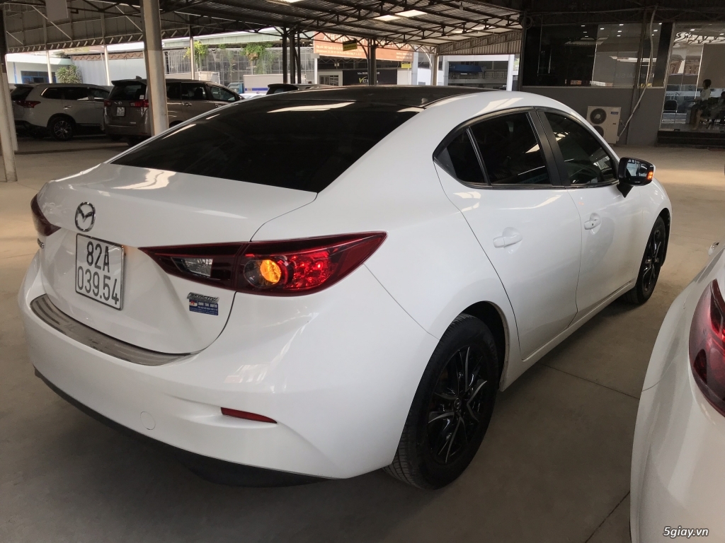 Bán Mazda 3 sedan 1.5AT màu trắng số tự động sản xuất 2015 xe đẹp - 3