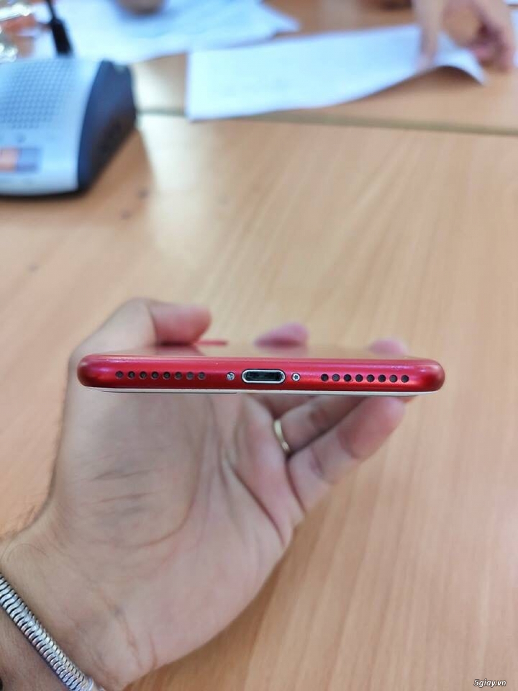 iPhone 7 Plus màu đỏ Zin, Đẹp, Full Box Giá Cực Tốt ở HCM - 1