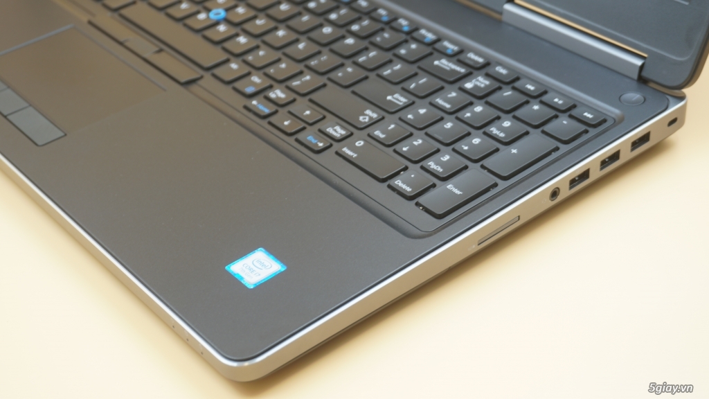 Cần bán Laptop Dell Precision E7520