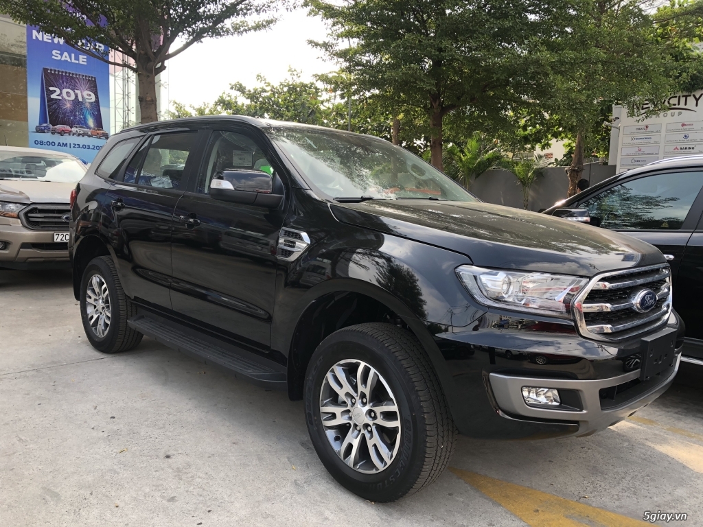 Ford Everest 2.0L mới 100% - 2