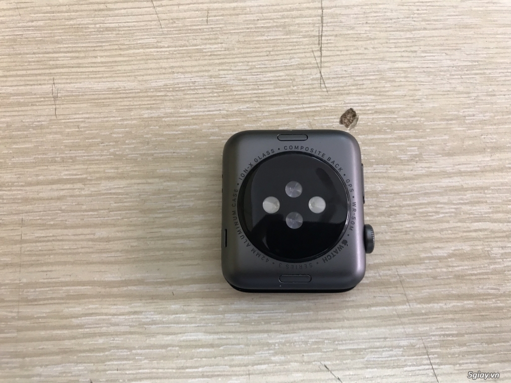 Apple watch sr3 42mm VN/A ít dùng còn BH gần 11 tháng - 2