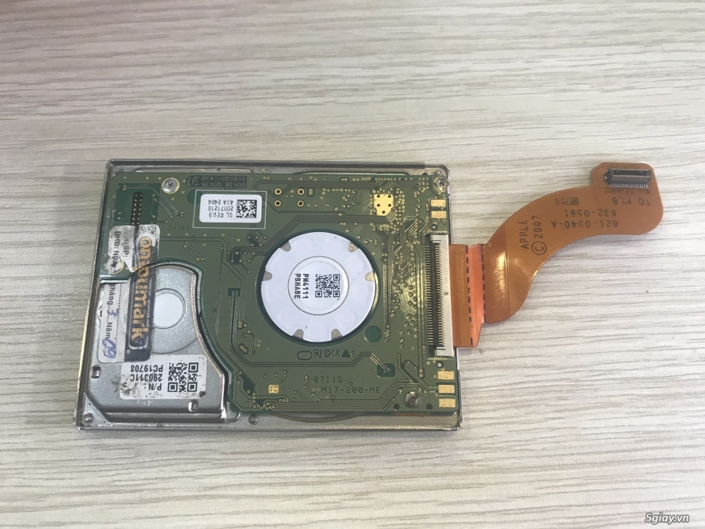 E cần ổ cứng macbook air 2009
