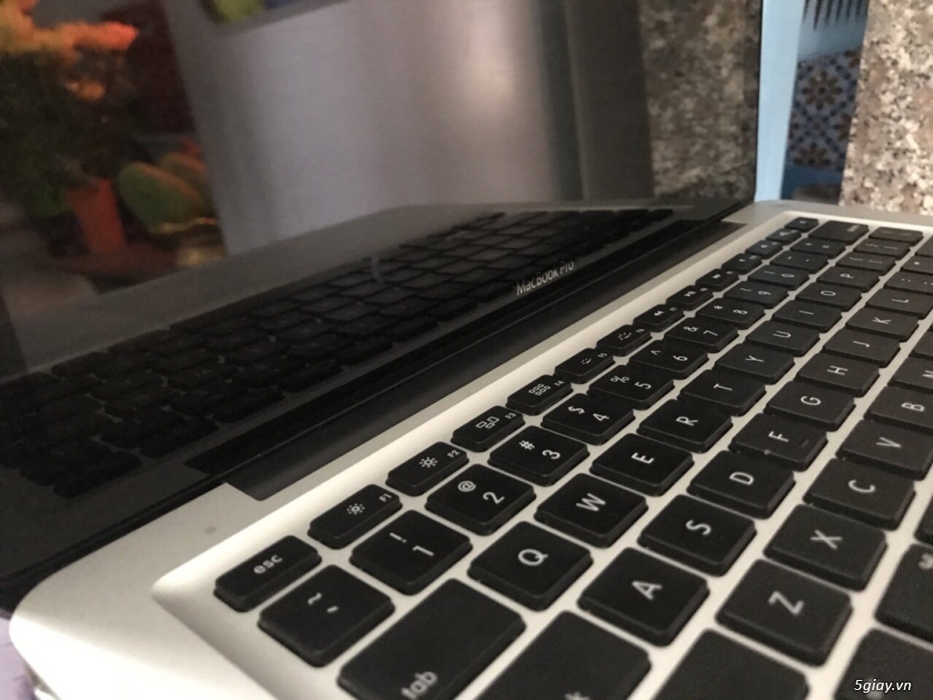Cần bán macbook pro - 2