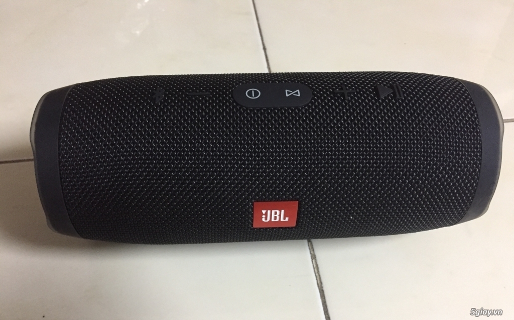Loa JBL charge 3 màu đen mới 99% full box - 2