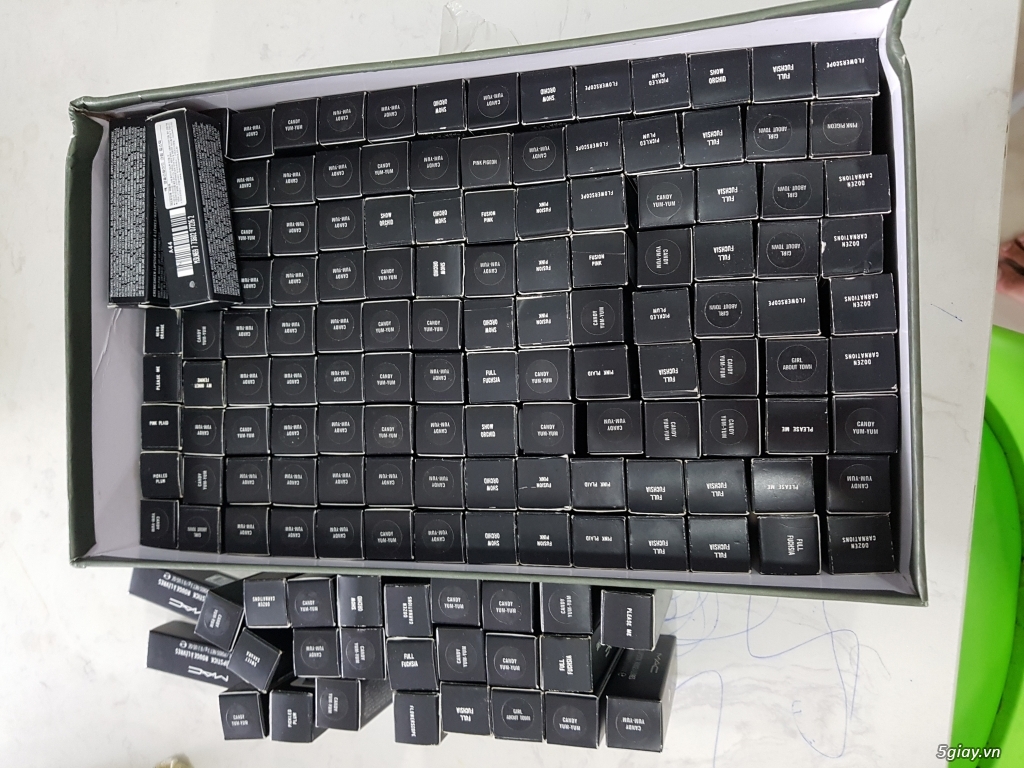 Cần bán hơn 100 cây son MAC hàng xách tay Mỹ tại quận 7. - 2