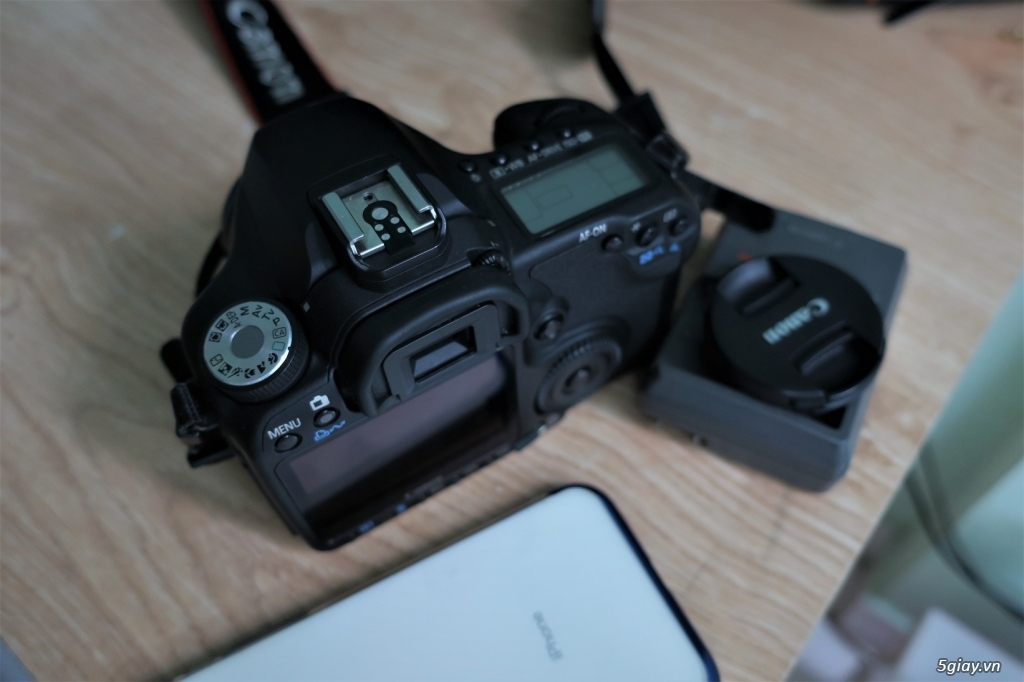 Bán Canon EOS 50D kèm len fix 50 rất mới