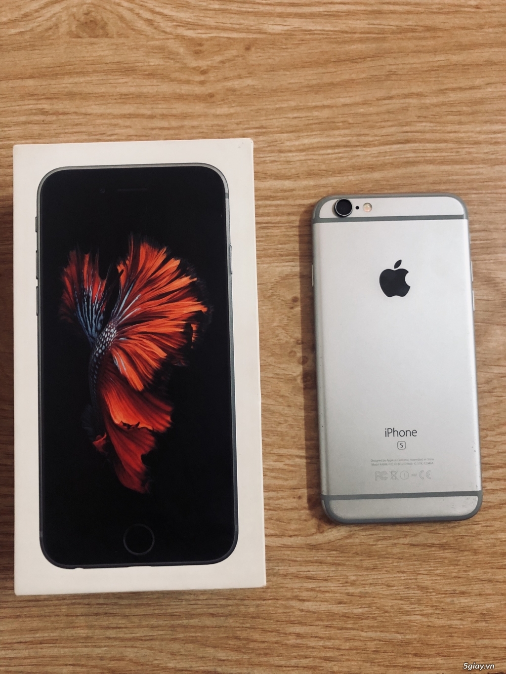 6S 16Gb Gray TGDĐ và AppleSiliconeCase