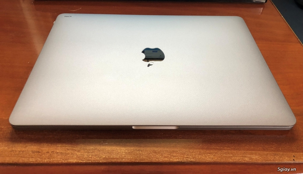 Macbook Pro 13.3 inch 2017 i5 128gb