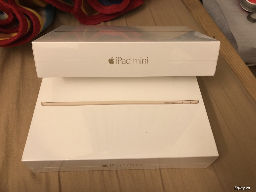 Ipad gen6  - ipad mini 4 (new seal) - 3
