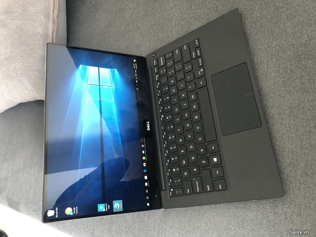 Dell XPS 9360 i7 thế hệ 8550u/8G/256Gb/QHD+ touch mới 99%