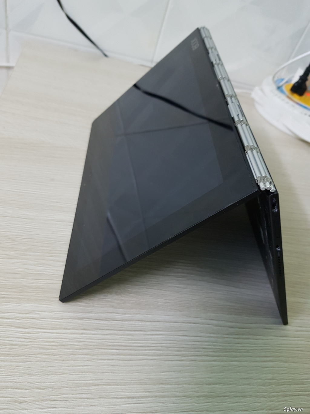 Lenovo Yoga Book window