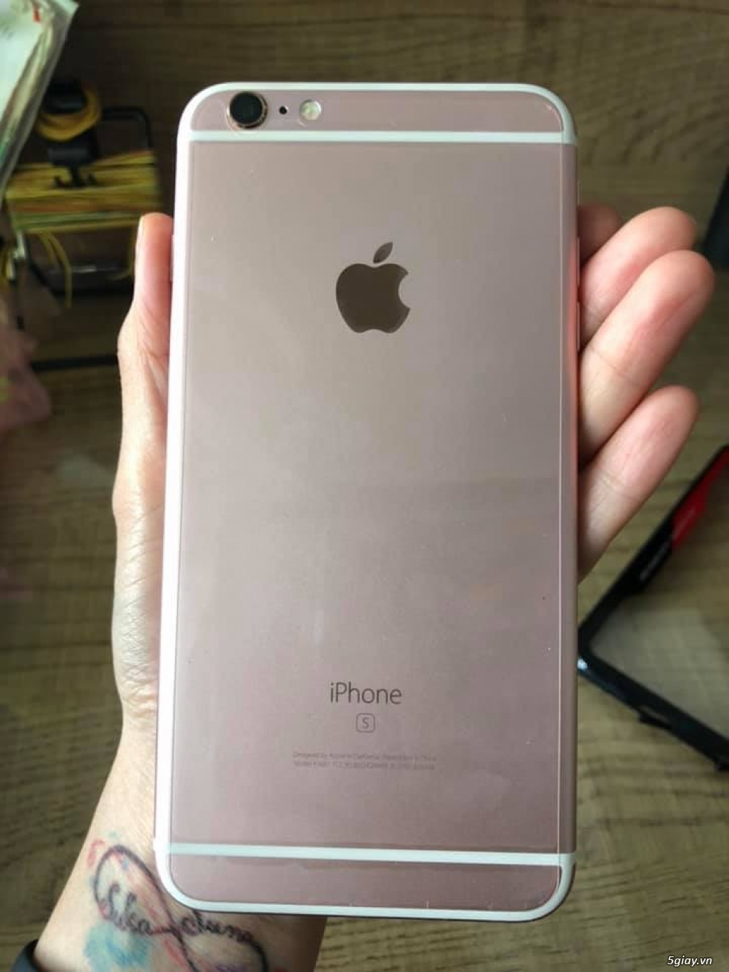 iPhone 6s plus 16G màu hồng.Tặng 3case - 1