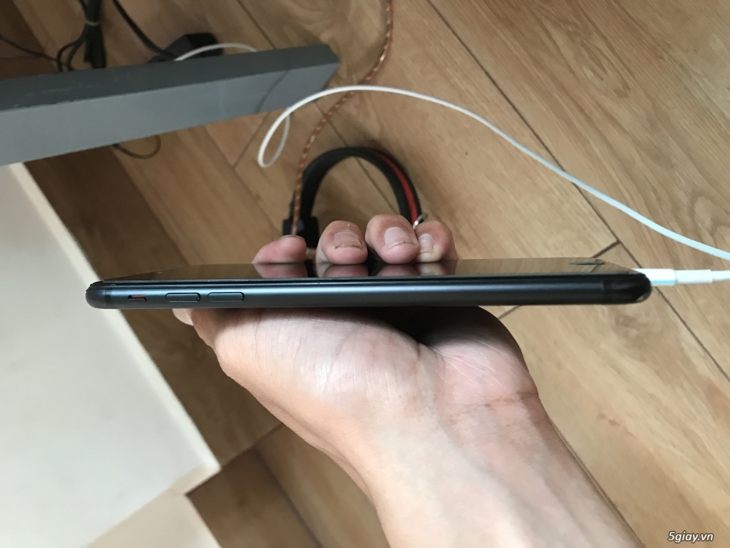 Cần bán iphone 7 plus quốc tế 32gb - 1