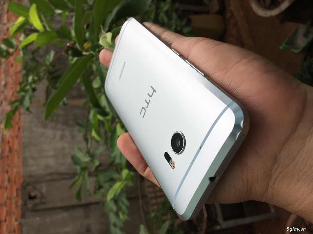 Htc 10 verizon likenew - 1