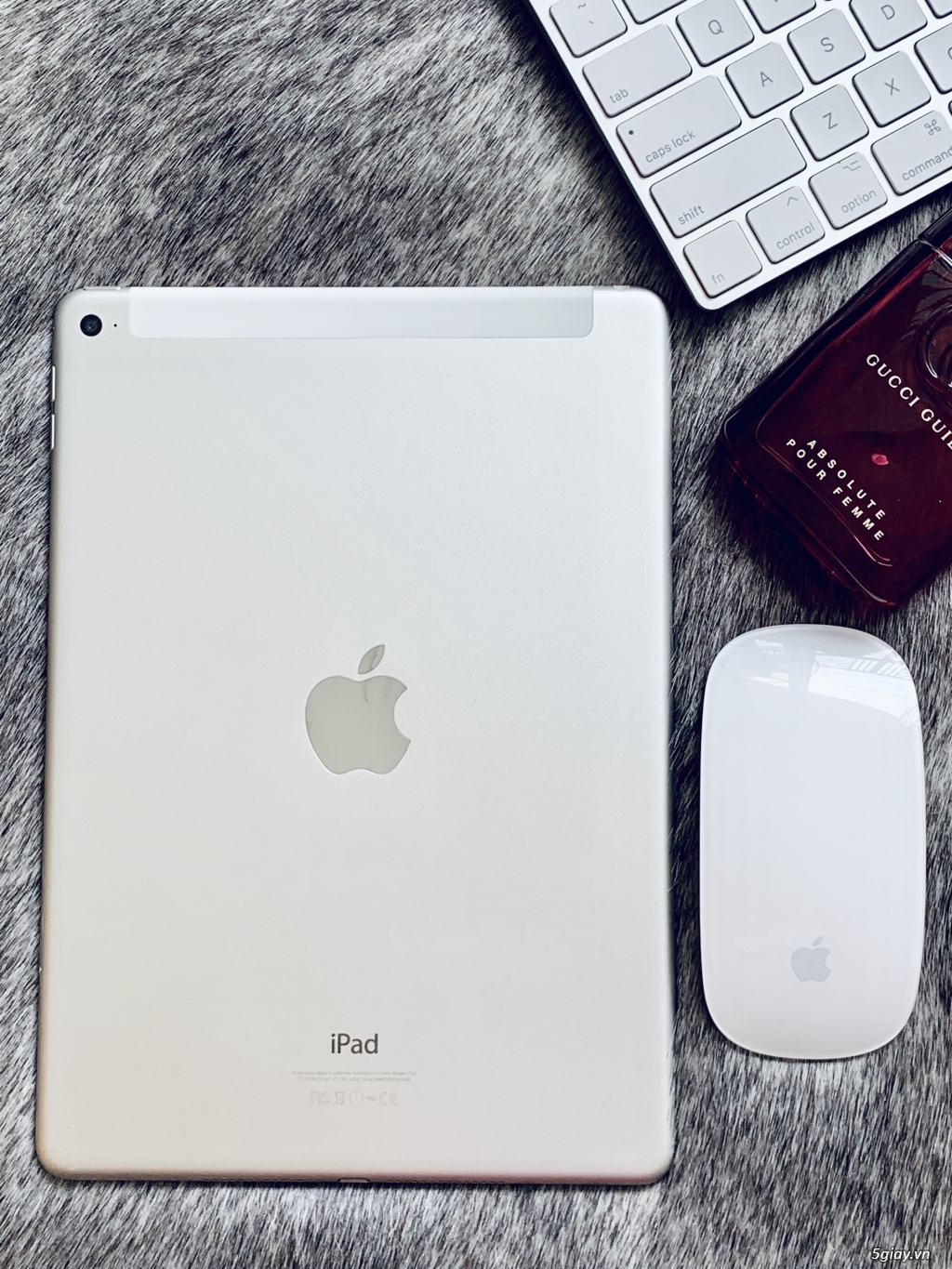 Cần bán iPad Air2 16G 4G màu bạc zin keng 99.9%