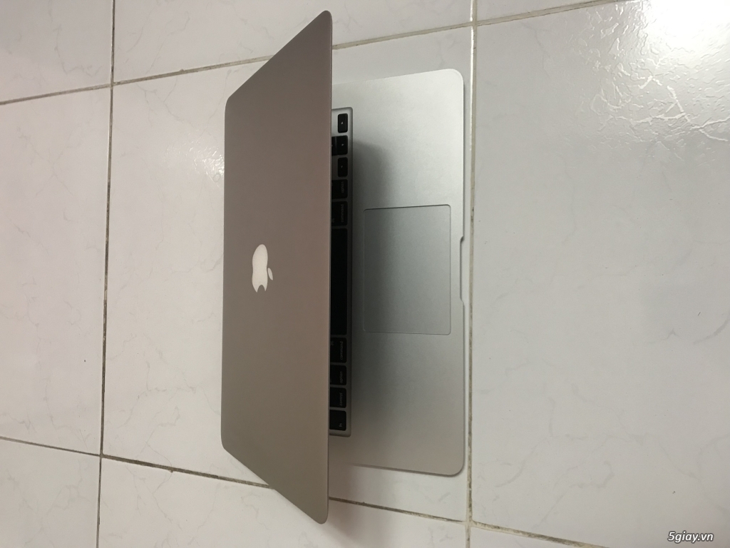 Macbook Air MD760LL (2014) Like New - 1