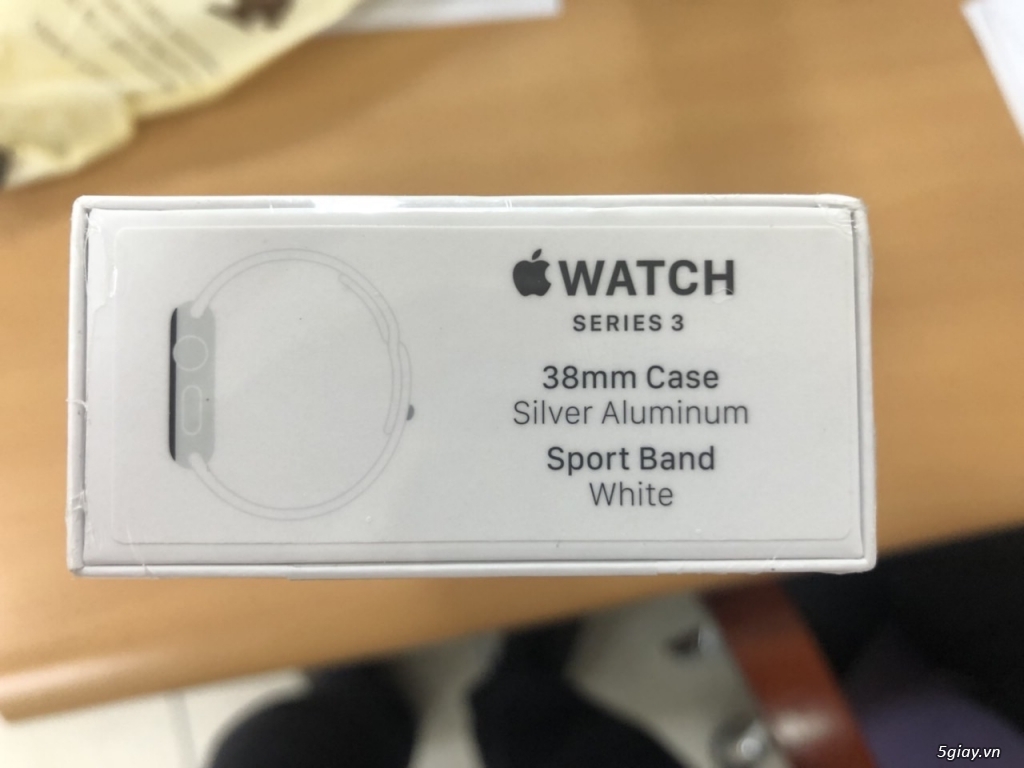 Seri 3 - Apple Watch Aluminum 38mm Silver With White Sport Band - 2
