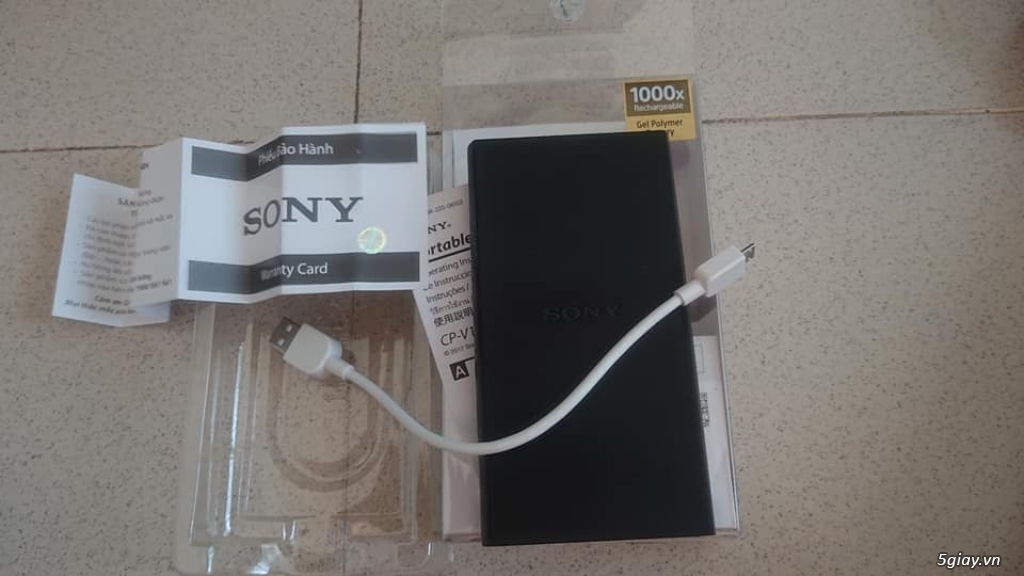 Cần bán sạc dự phòng Sony chính hãng 10,000mAH - 1