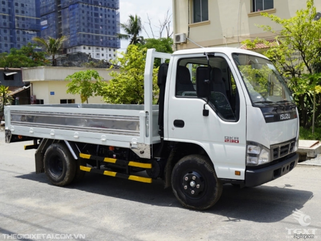 Xe tải Isuzu 2T5 thùng lửng QKR77HE4,thùng dài 4m3, trả góp 110 triệu - 2