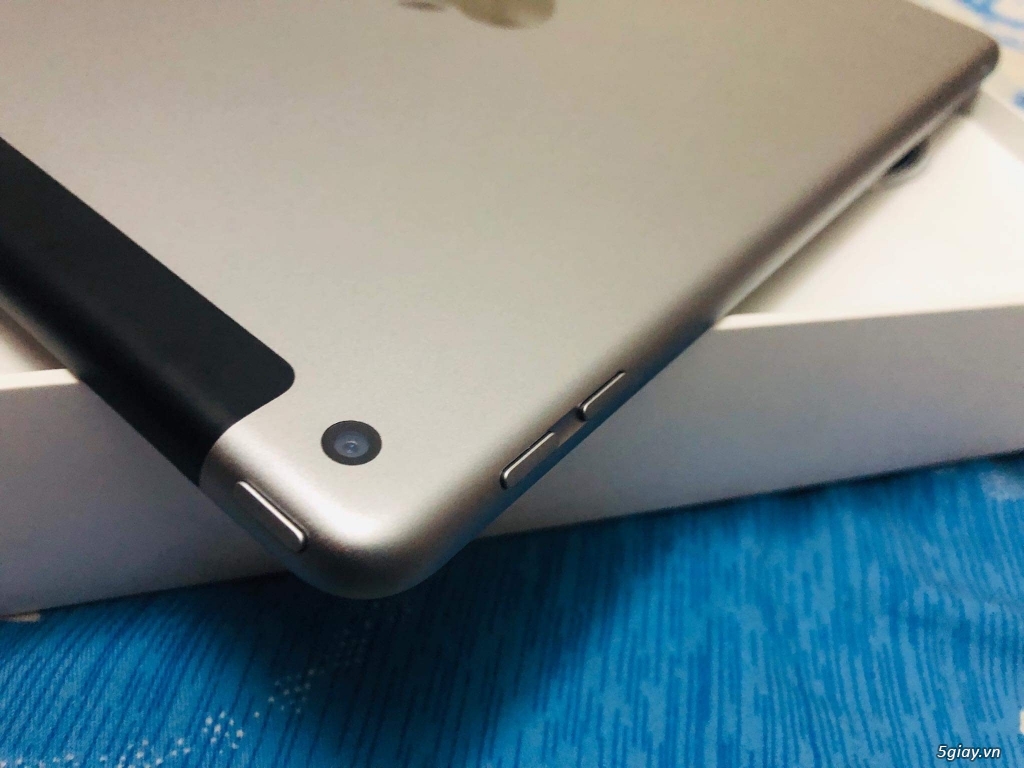 Ipad Gen6 Silver 32g 4G LIKENEW FULLBOX - 2