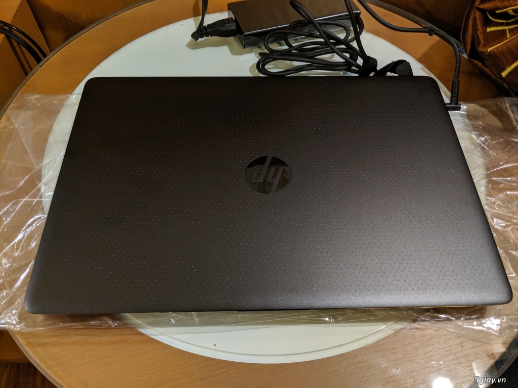 Cần bán: HP ZBook Studio G3 Xeon® E3-1505M - 2