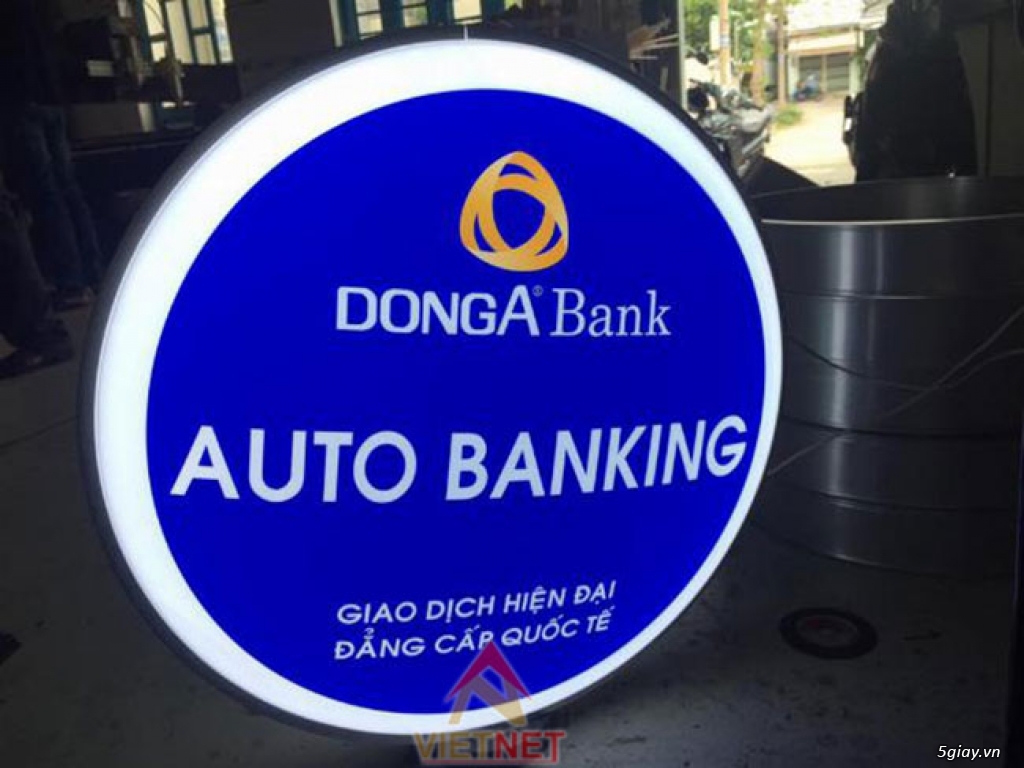 Làm hộp đèn mica hút nổi giá rẻ ở đâu? - 10