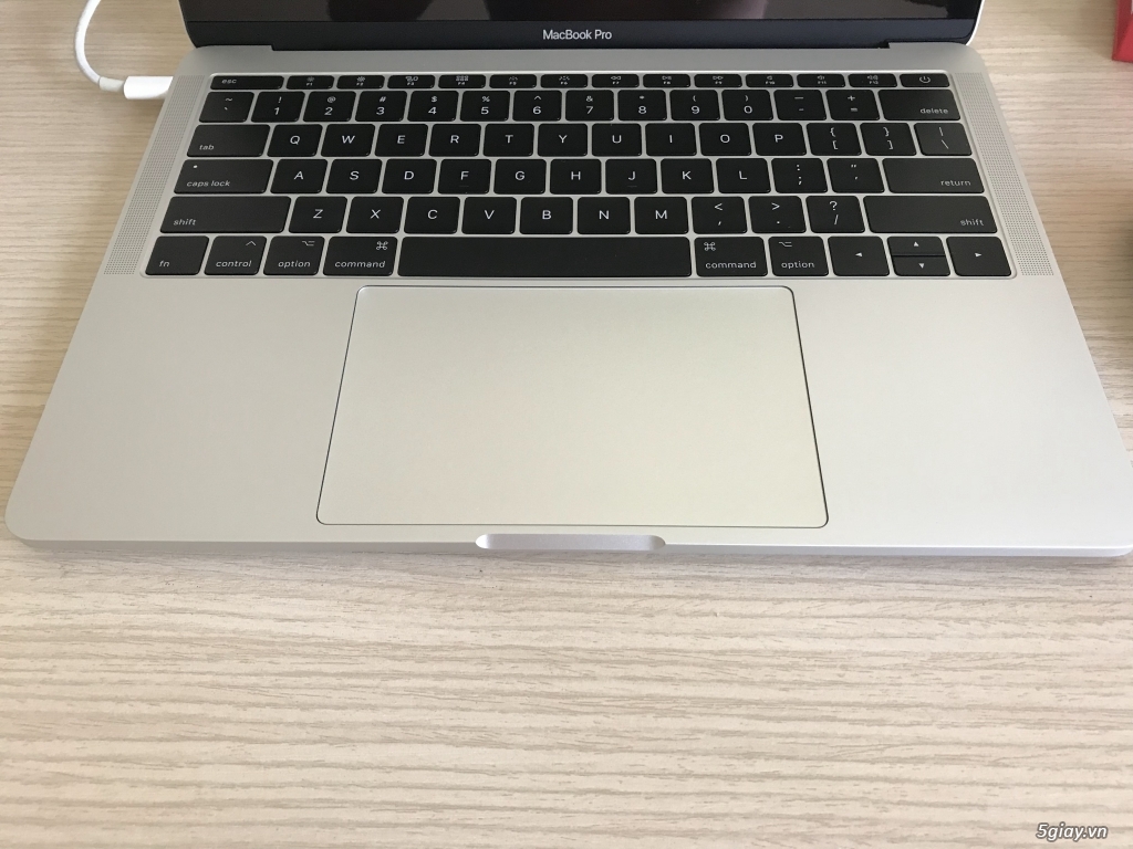 Cần bán: Macbook pro Retina 13.3 inch 2016