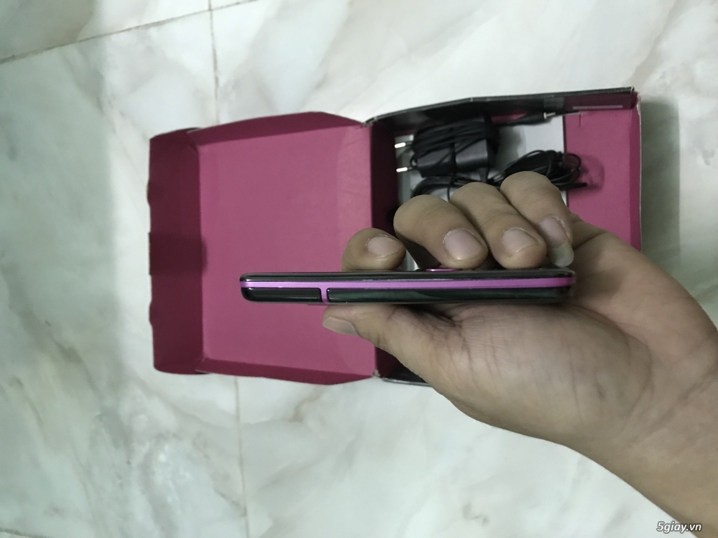 6700 đen hồng xách tay full box...