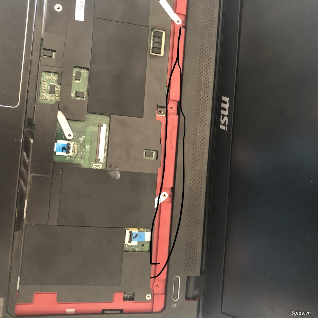 Cần mua thanh che bàn phím MSI ge60