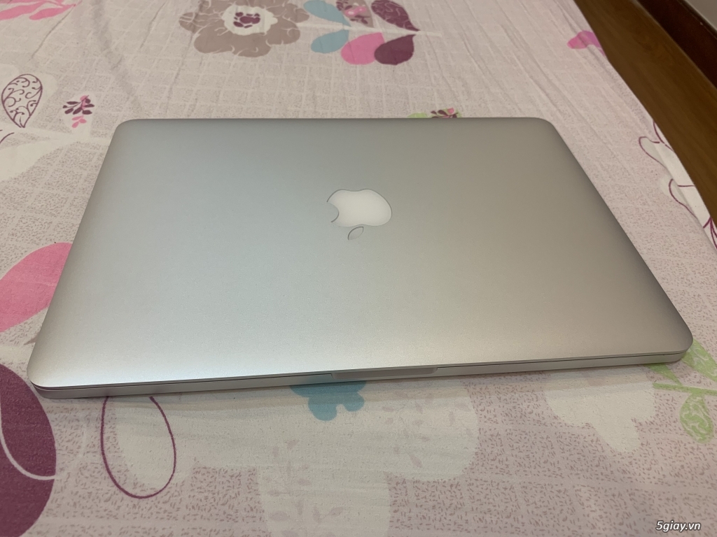 Macbook Pro Retina 2015, 13 inch, 2.7ghz i5, 8GB RAM, 256 GB SSD - 4