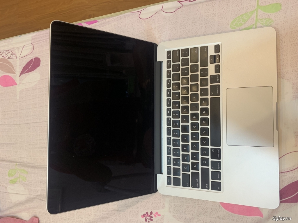 Macbook Pro Retina 2015, 13 inch, 2.7ghz i5, 8GB RAM, 256 GB SSD - 1