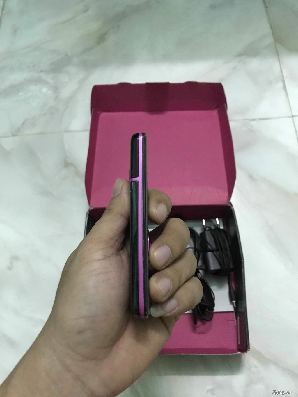 Nokia 6700 đen hồng fullbox zin 100%