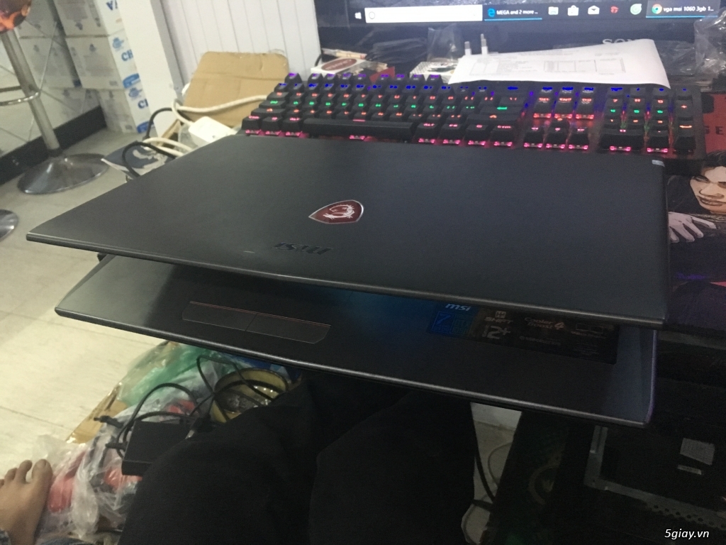 MSI GV62 i7 - 1