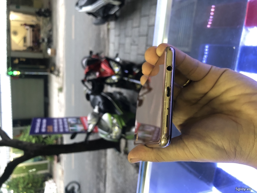 samsung A7 2018